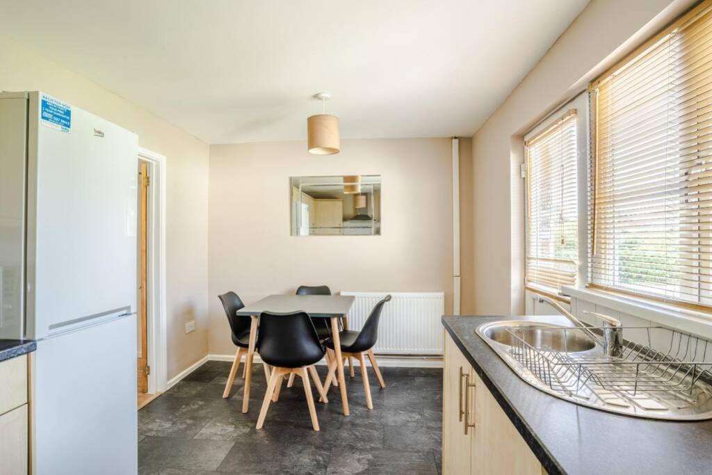 Off Road Parking, Smart Tv In Each Room! Swansea Eksteriør billede