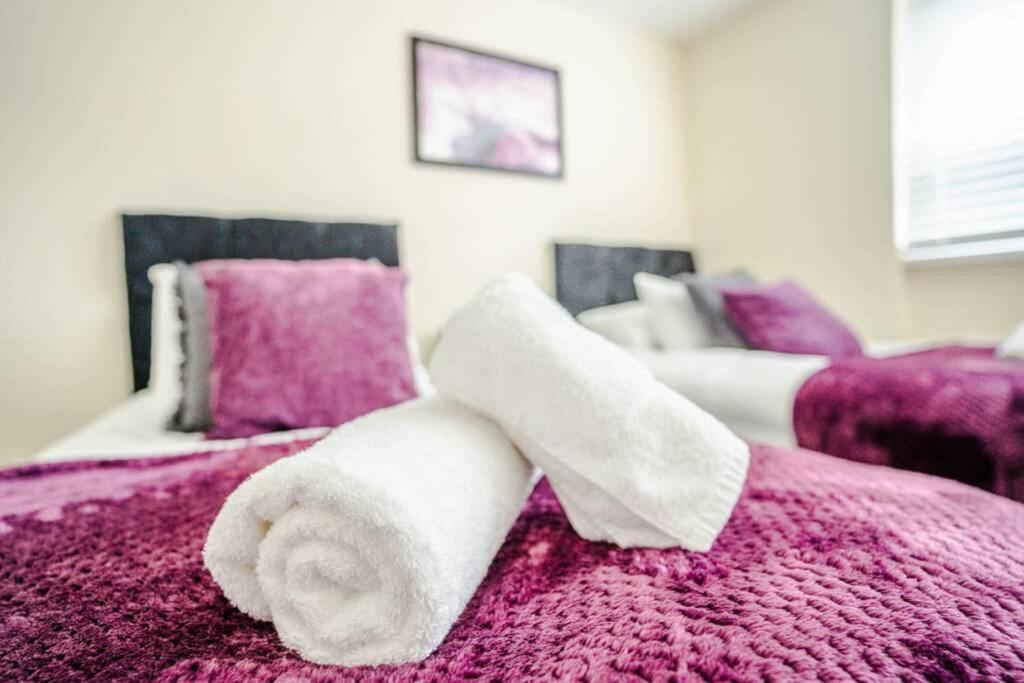 Off Road Parking, Smart Tv In Each Room! Swansea Eksteriør billede
